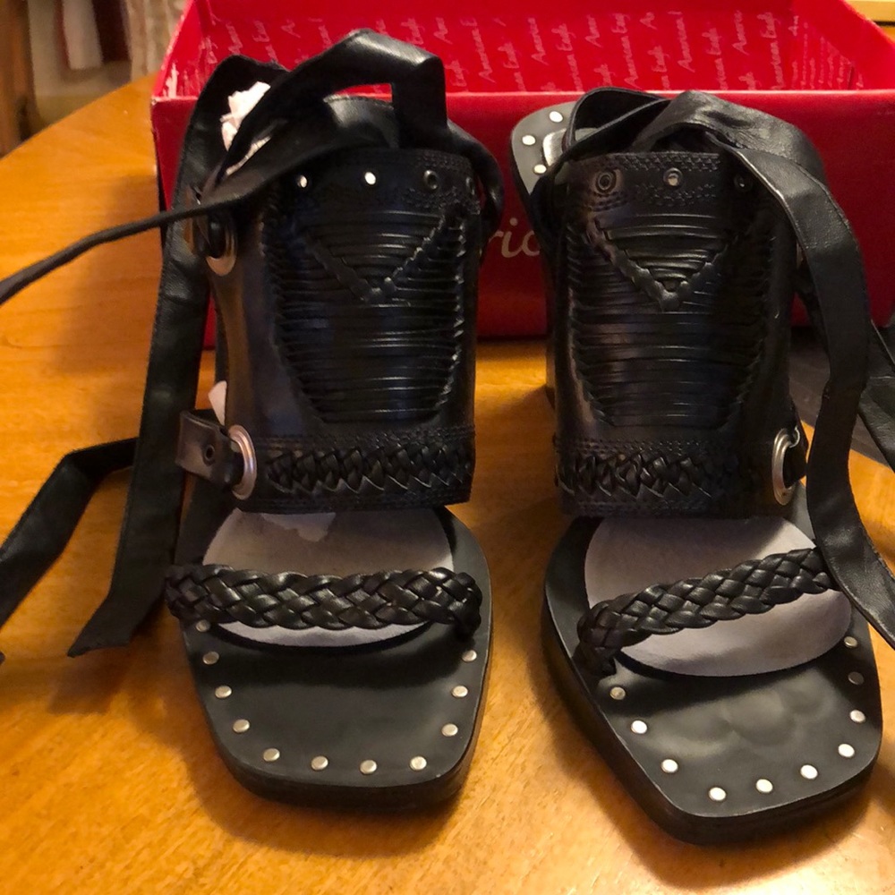 Vintage Cami International Black Leather Heeled Sandals 10